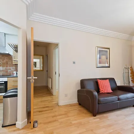 Ifsc Spacious 2 Bedroom Apt City Centre May9k6 *